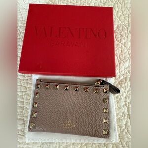 NWT in box Valentino Compact Rockstud Wallet